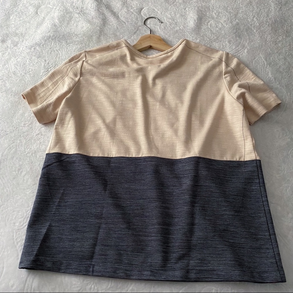 O’2nd Two Toned Top - Picture 4 of 7